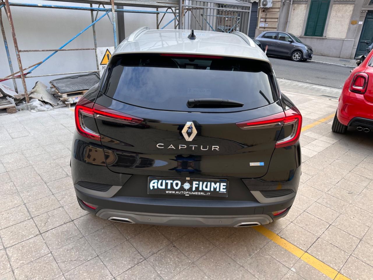 Renault Captur Hybrid E-Tech 145 CV RS Line