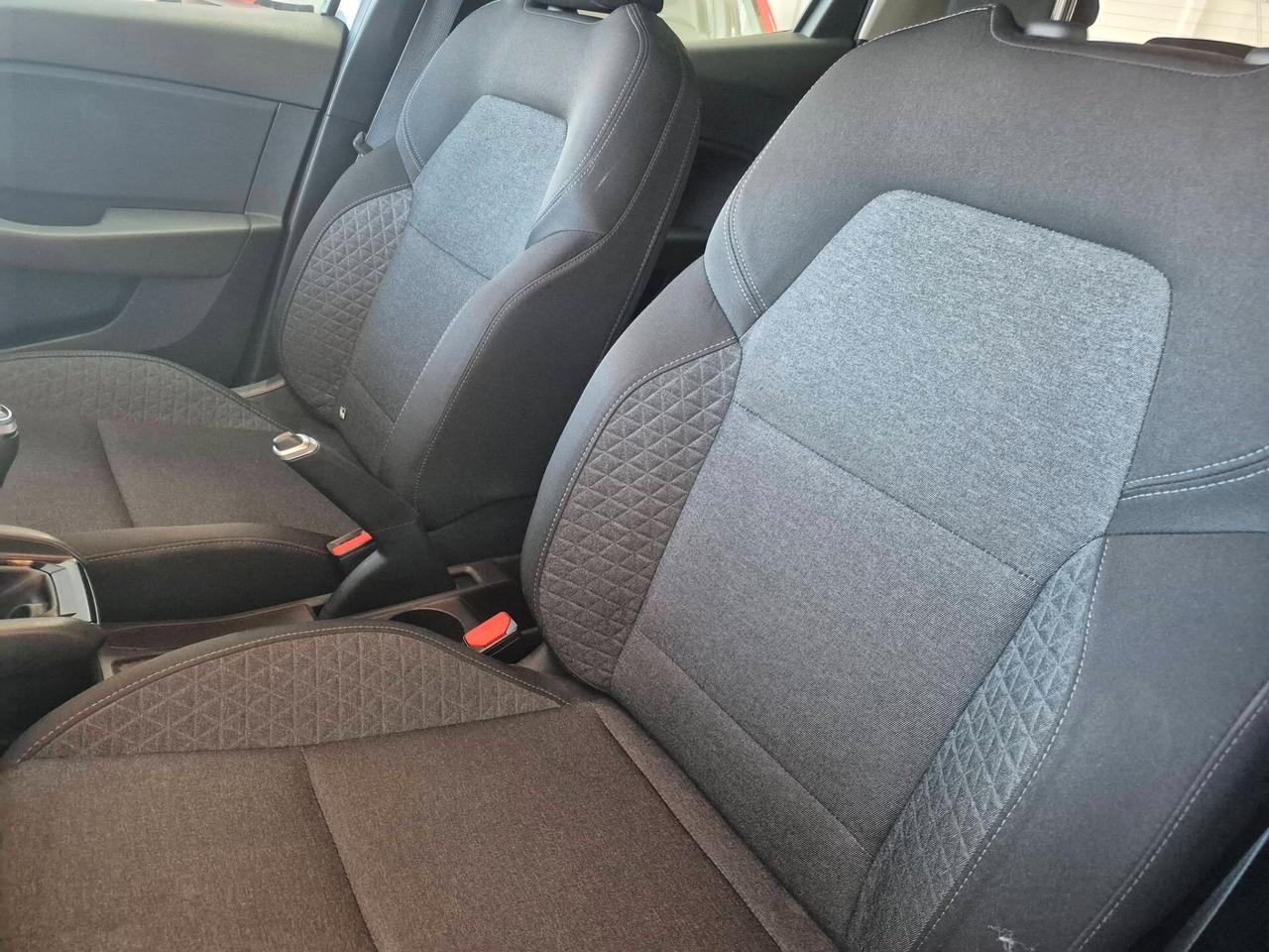 Renault Clio TCe 90 CV 5 porte IVA ESPOSTA