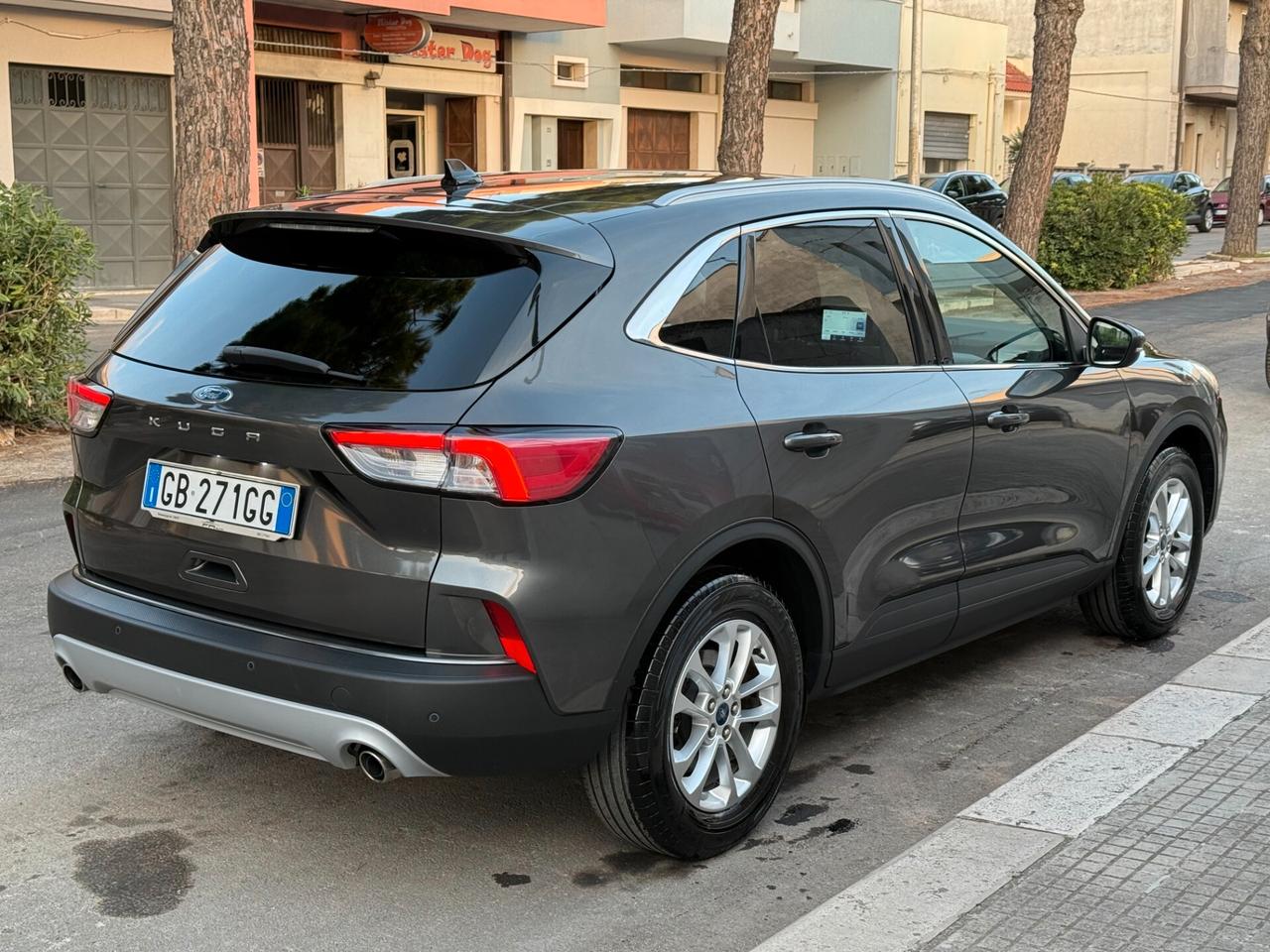 Ford Kuga 1.5 EcoBlue Autom Titanium NAVI CARPLAY