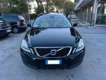 Volvo XC 60 XC60 D5 AWD Geartronic Momentum