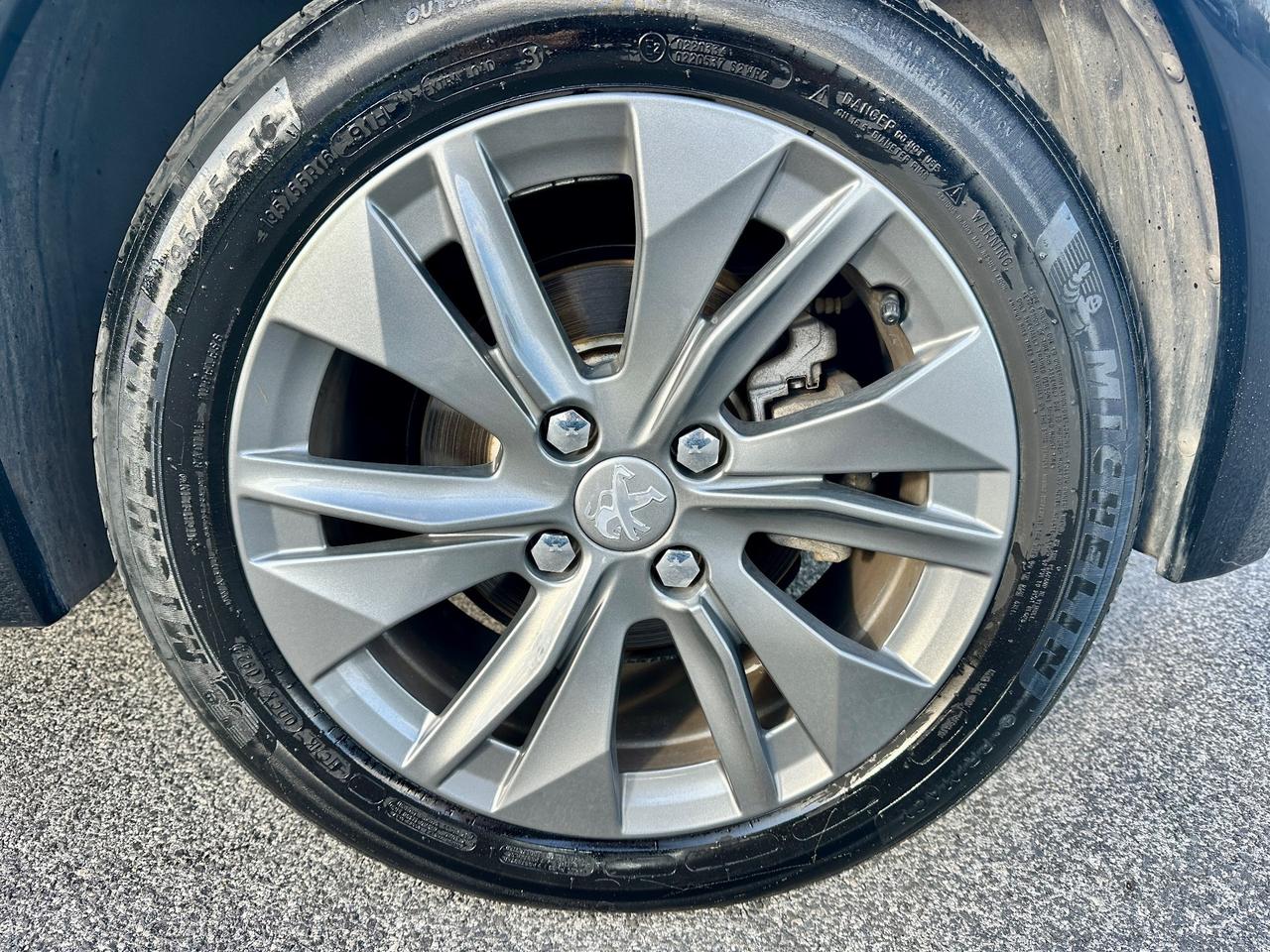 Peugeot 208 motore elettrico 136 CV 5 porte Allure Pack Fatturabile