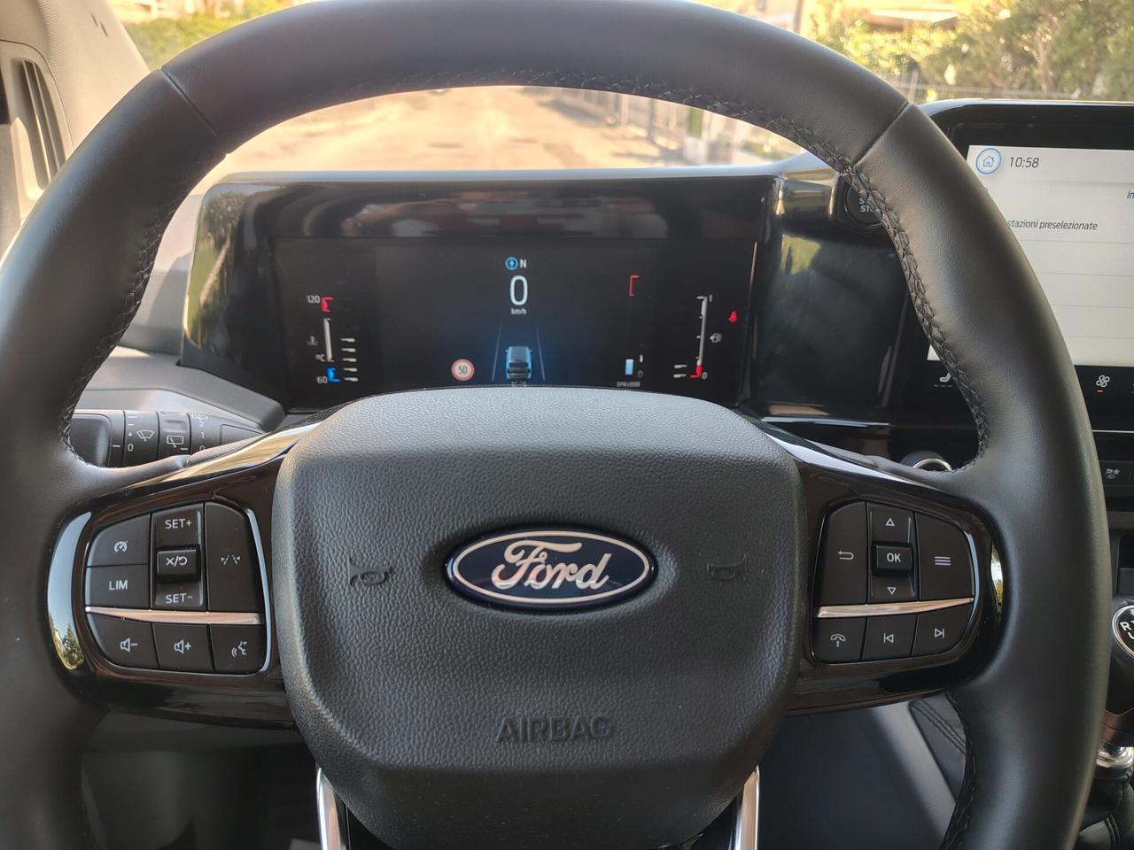 Ford Tourneo Custom 2.0 ecoblue 136cv Titanium 6m L2H1 Minivan