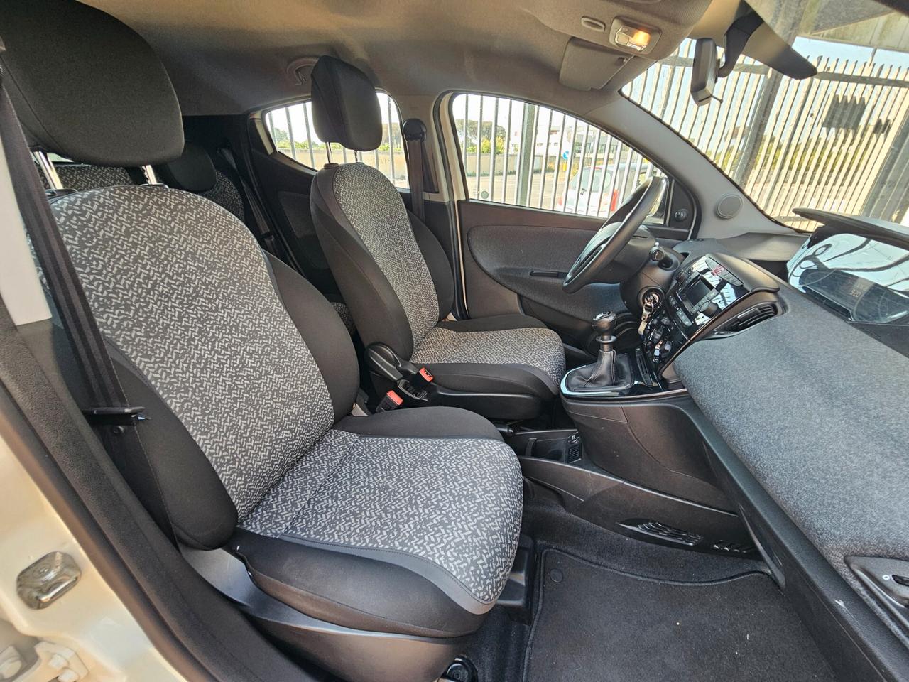 Lancia Ypsilon 1.2 GPL Ecochic Elefantino Blu 5P
