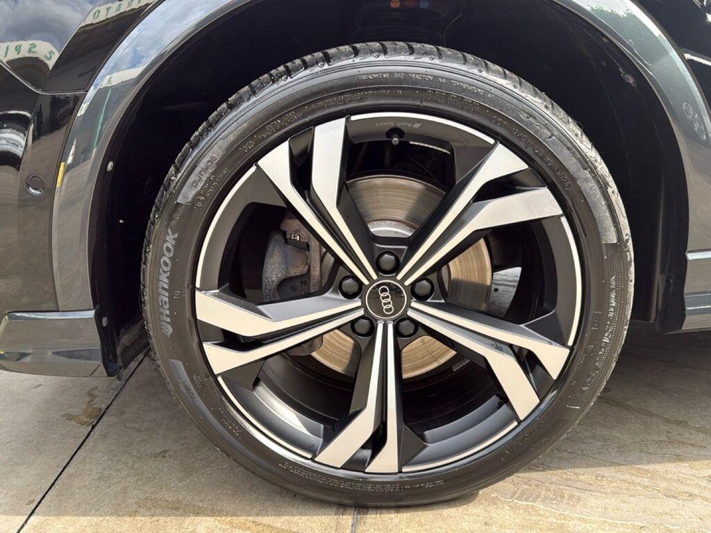 Audi Q3 40 2.0 TDI Identity Black quattro S tronic