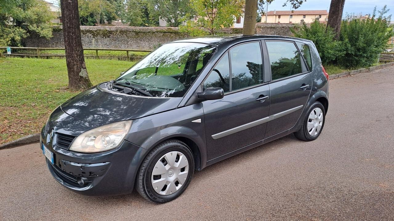Renault Scenic Grand Scénic 1.9 dCi/130CV