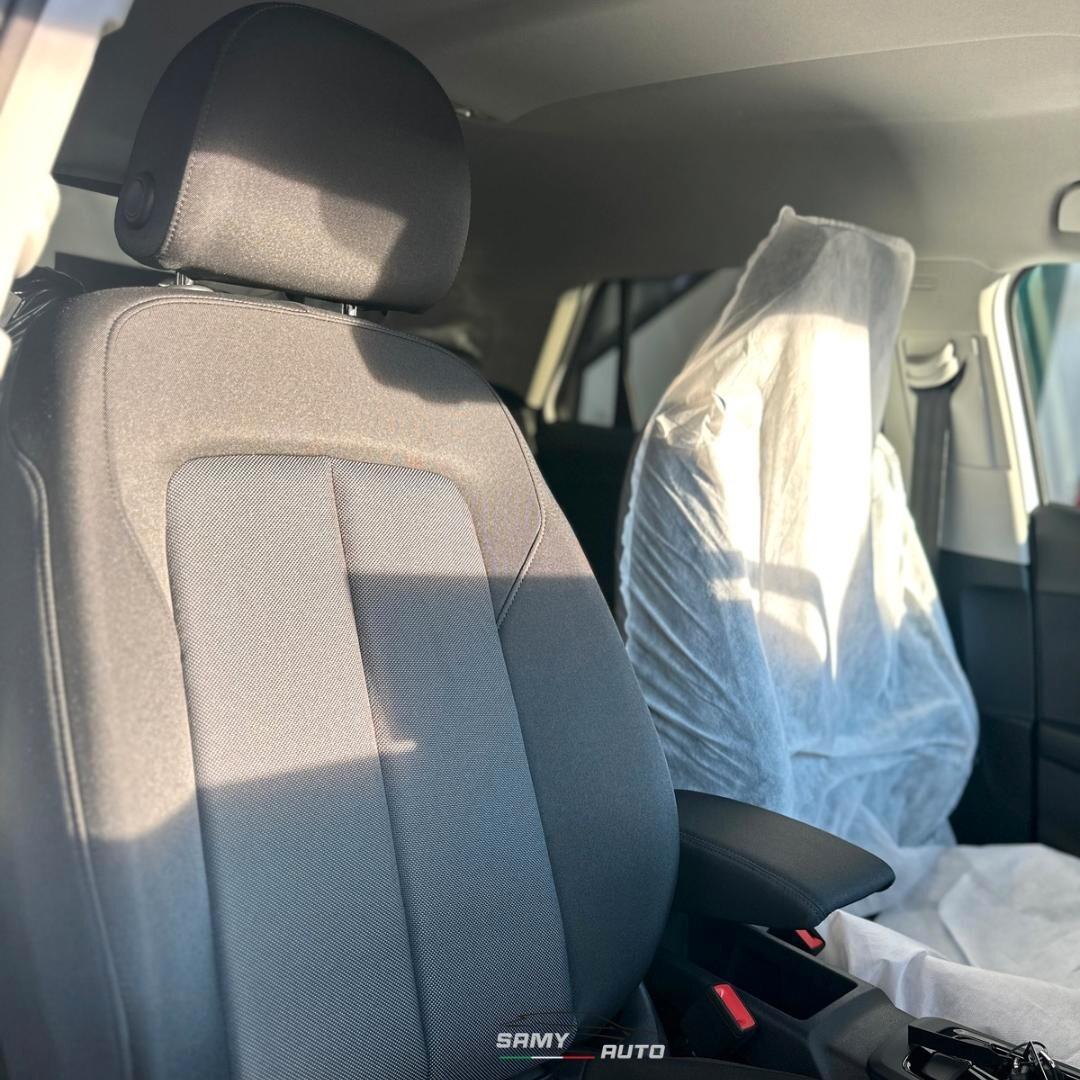 Audi Q2 30 TDI Identity Black