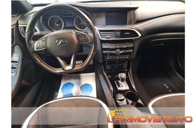 INFINITI Q30 2.2d DCT