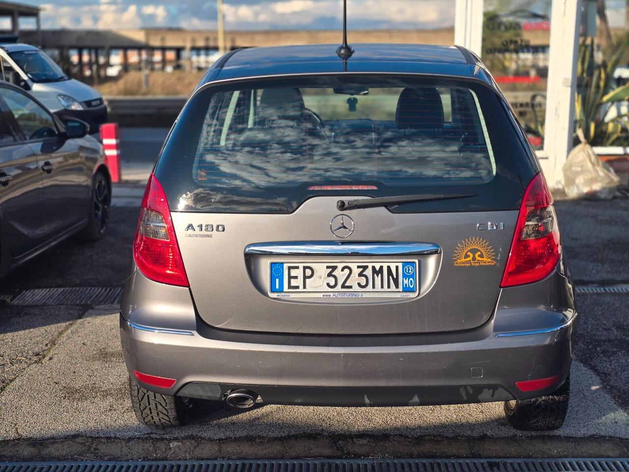 Mercedes-benz A 180 CDI BlueEFFICIENCY Automatic Premium