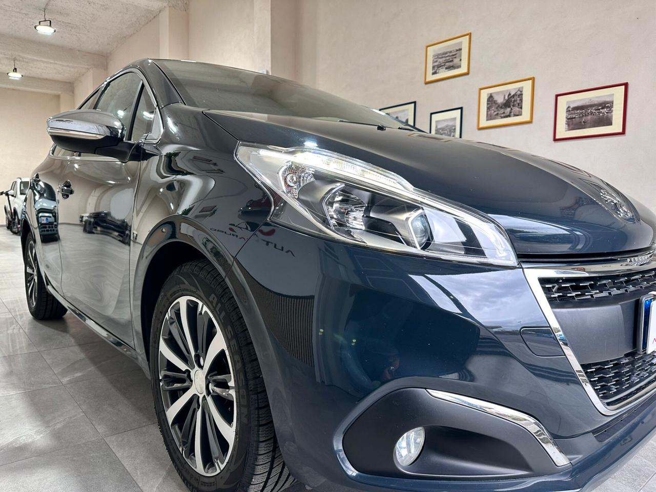 Peugeot 208 BlueHDi Allure - FULL – DA VETRINA – LED – NAVI