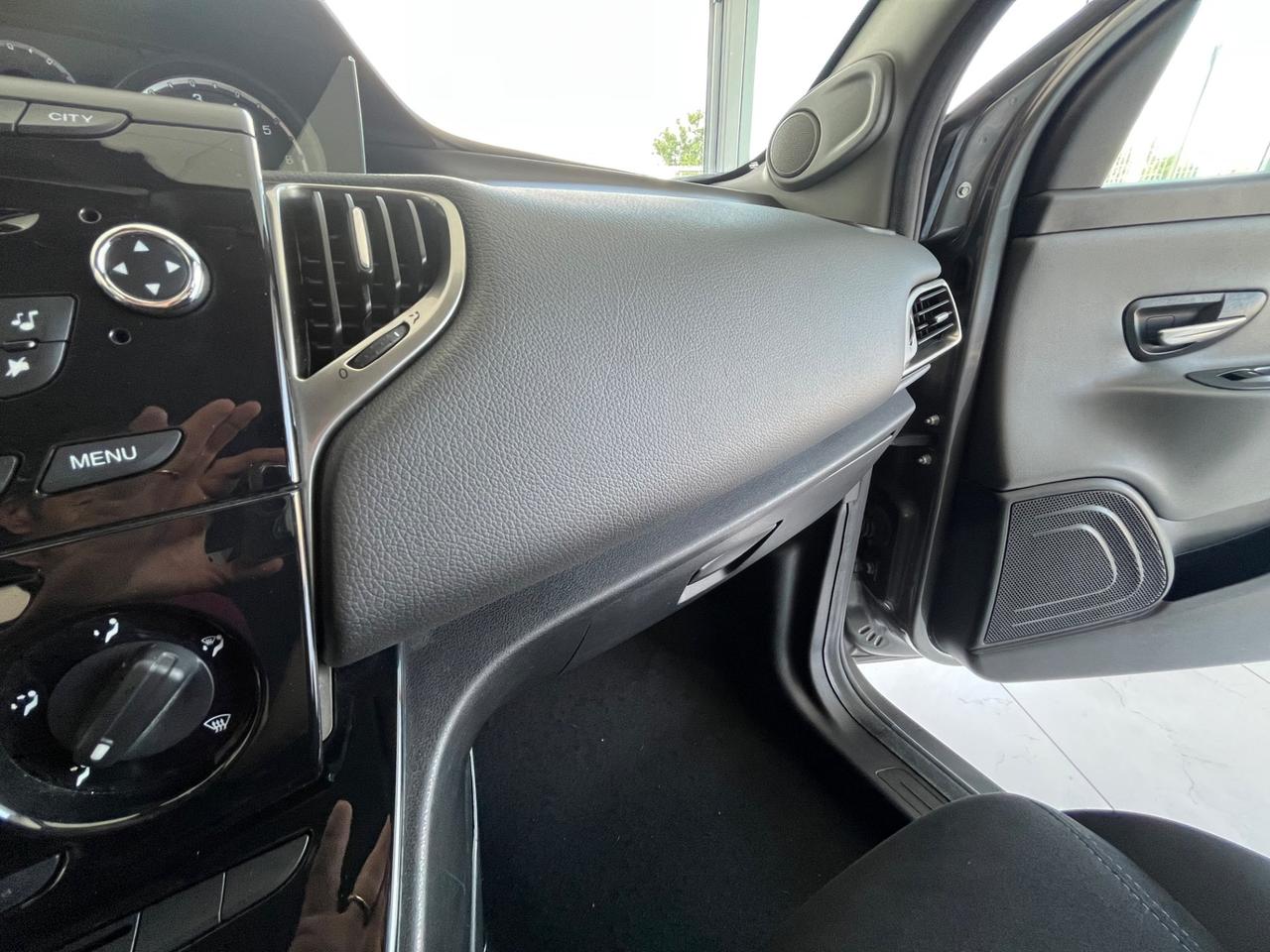 Lancia Ypsilon 1.2 69 CV 5 porte Platinum FULL