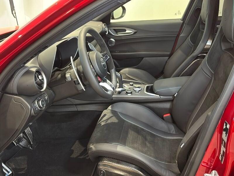 Alfa Romeo Giulia Giulia 2.9 V6 Bi-Turbo AT8 Quadrifoglio