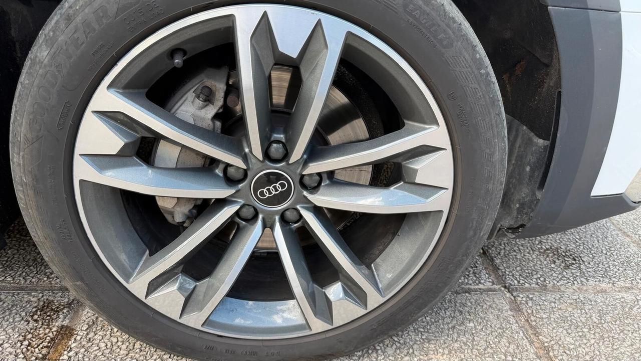 Audi A4 allroad 40 TDI 204 CV S tronic Identity Contrast