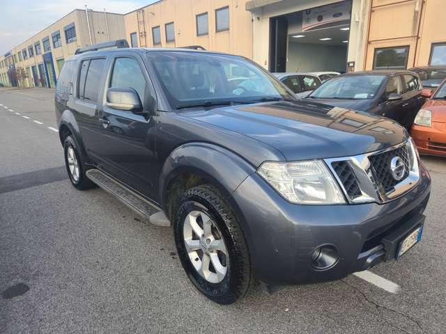 Nissan Pathfinder Pathfinder III 2010 2.5 dci XE