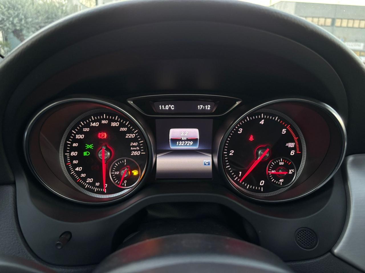 Mercedes-benz CLA 180D AMG Shooting Brake Premium