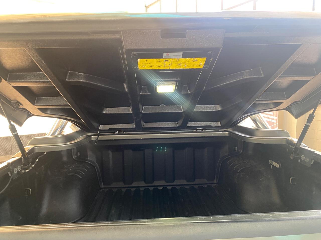 Mitsubishi L200 Doppia cabina 2.4 DI-D 4WD Intense