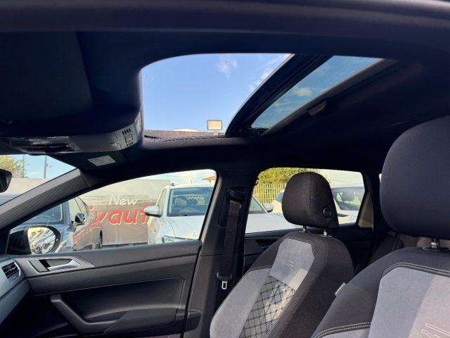 VOLKSWAGEN Taigo 1.0 TSI 110 CV R-Line