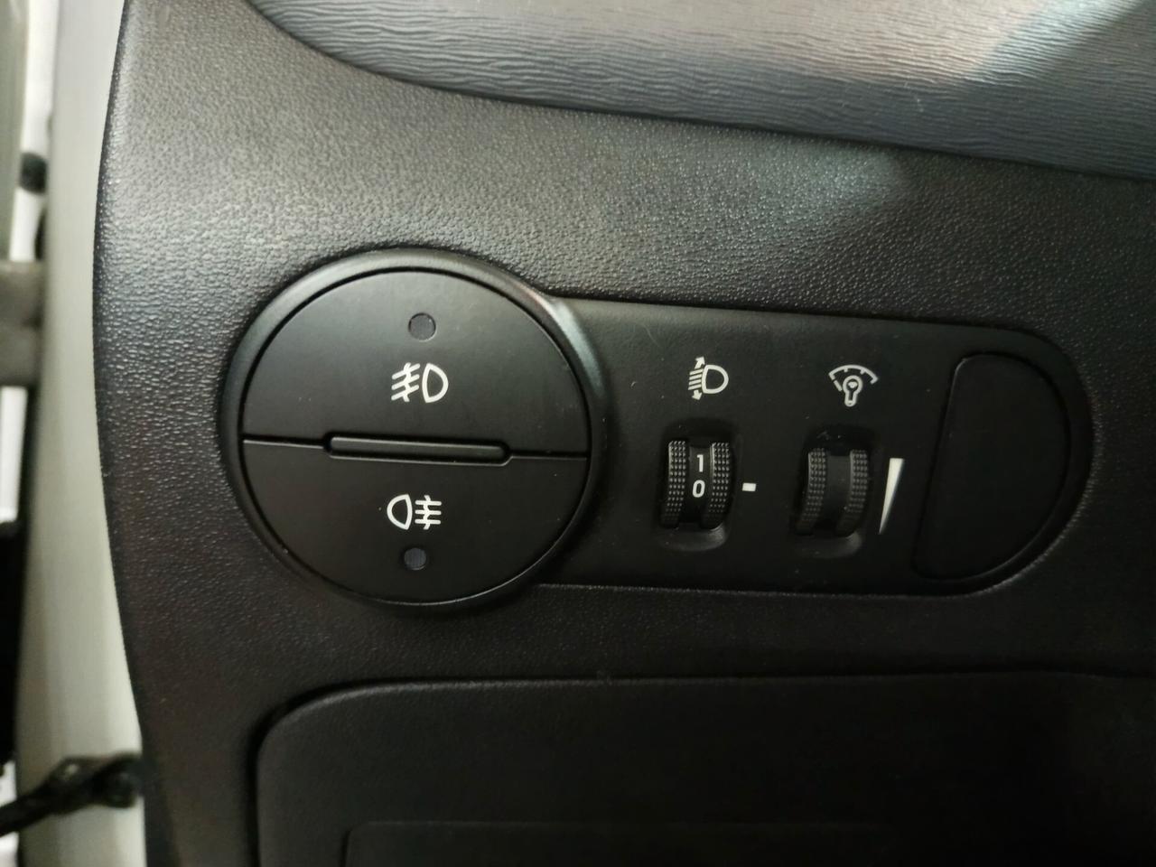 Hyundai i10 1.1 benzina, 100 Mila chilometri. Ok neopatentati