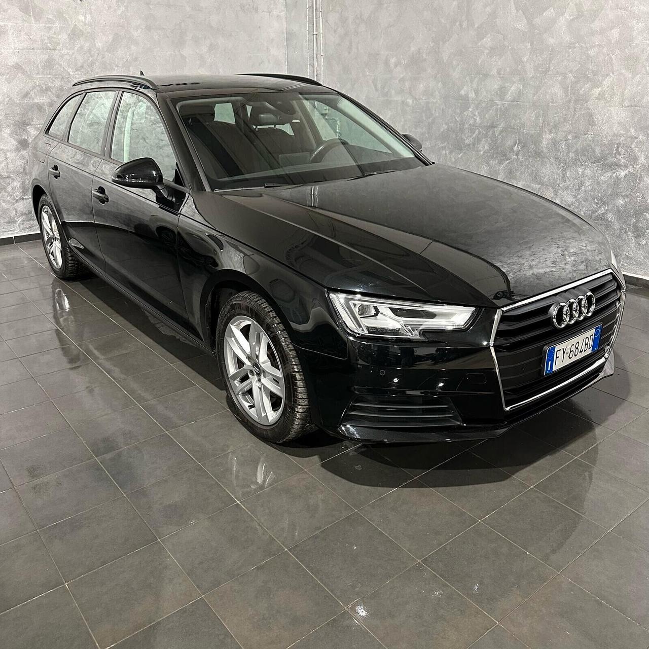 Audi A4 Avant 30 TDI S tronic Business