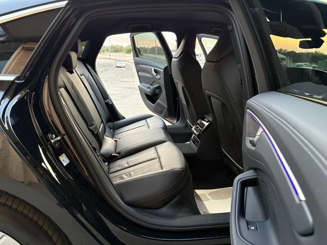 AUDI A6 TDI 150 kW S tronic quattro S line edition.