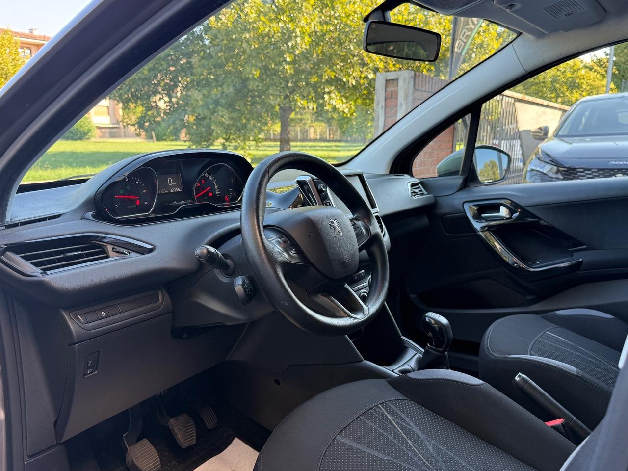 Peugeot 208 1.4 HDi 68 CV 5 porte Allure