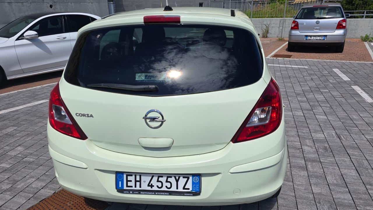 Opel Corsa 1.2 5 porte Cosmo