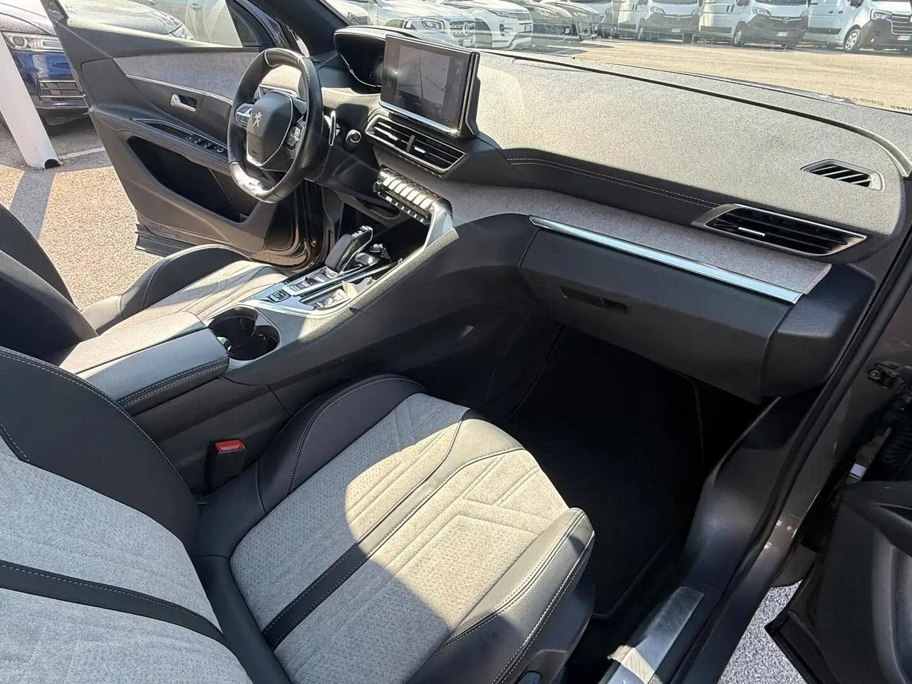 Peugeot 3008 Hybrid4 300 e-EAT8 GT Pack