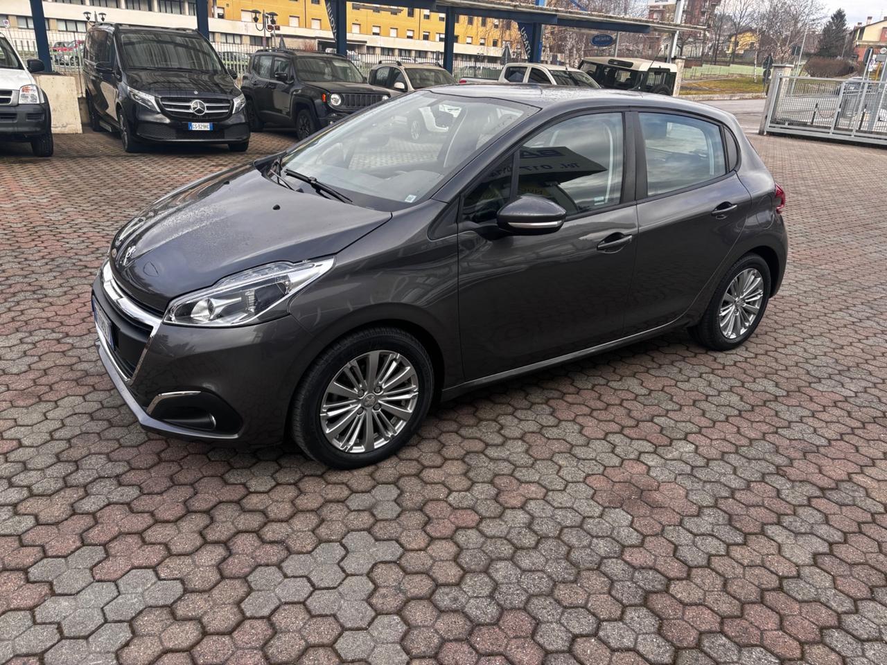 Peugeot 208 PureTech 82 5 porte Allure