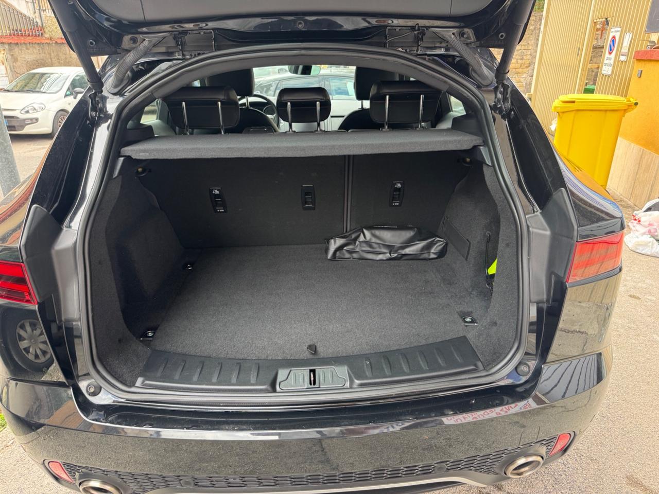 Jaguar E-Pace 2.0D 150 CV AWD aut. R-Dynamic HSE