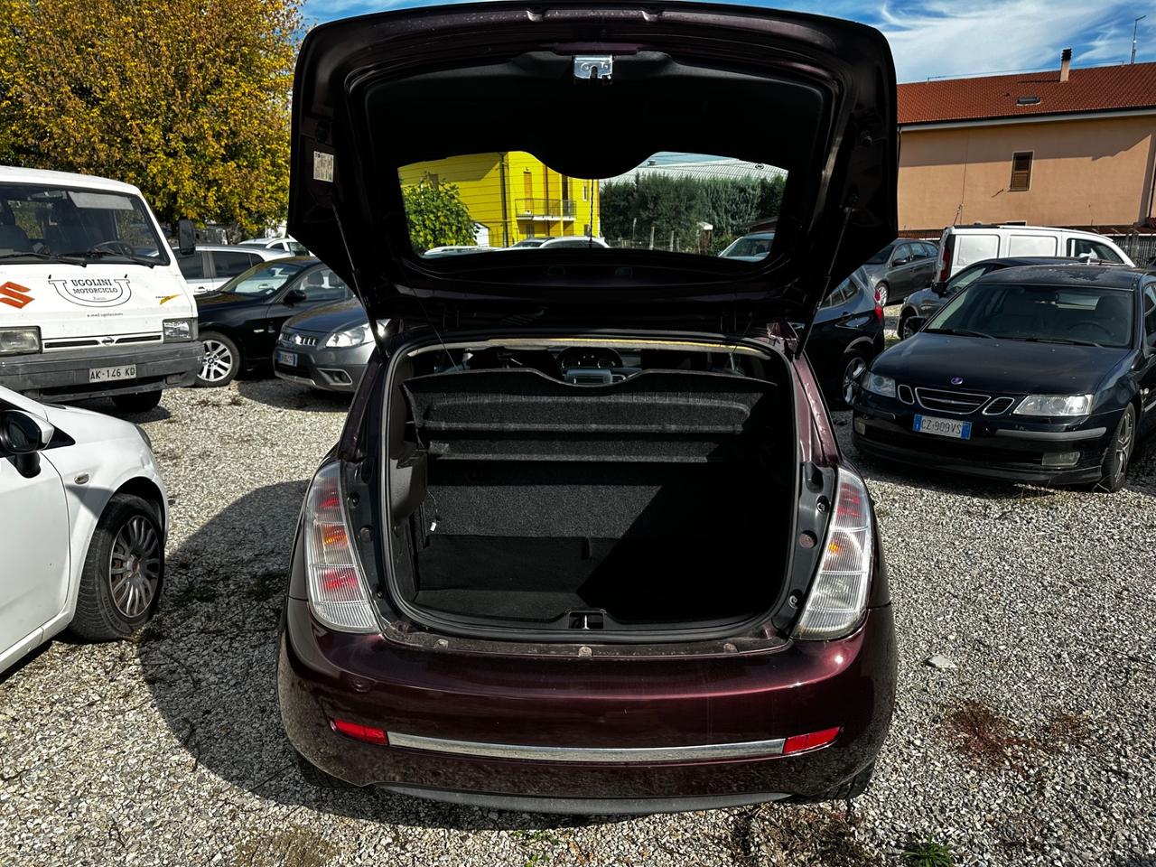 Lancia Ypsilon 1.2 Modamilano