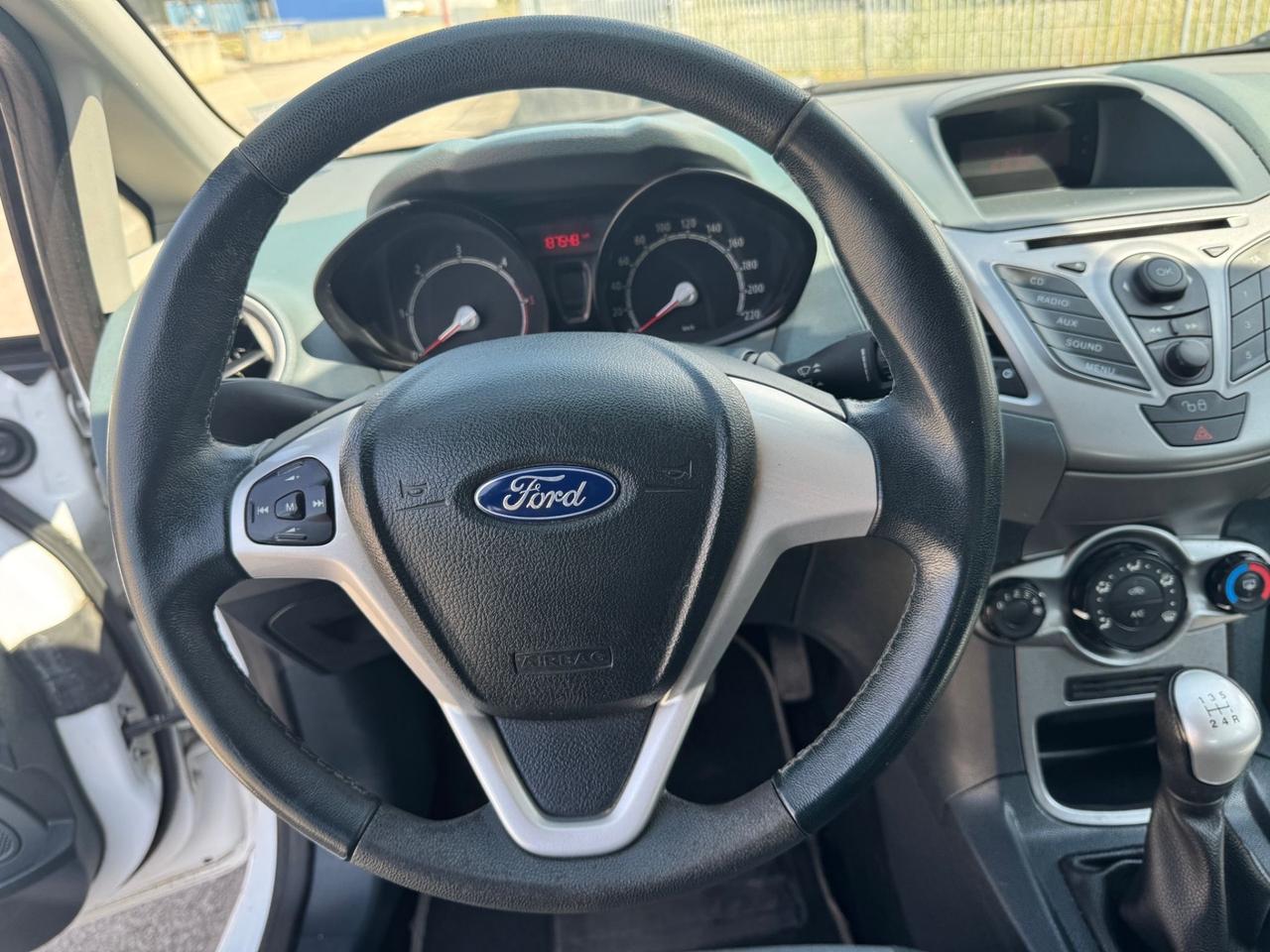Ford Fiesta 1.4 TDCi 68CV 5 porte Titanium
