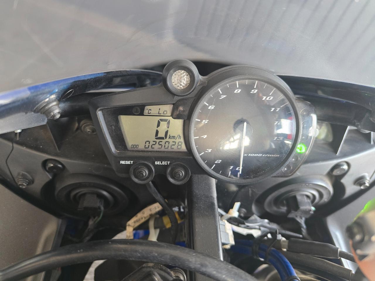 Yamaha YZF R1