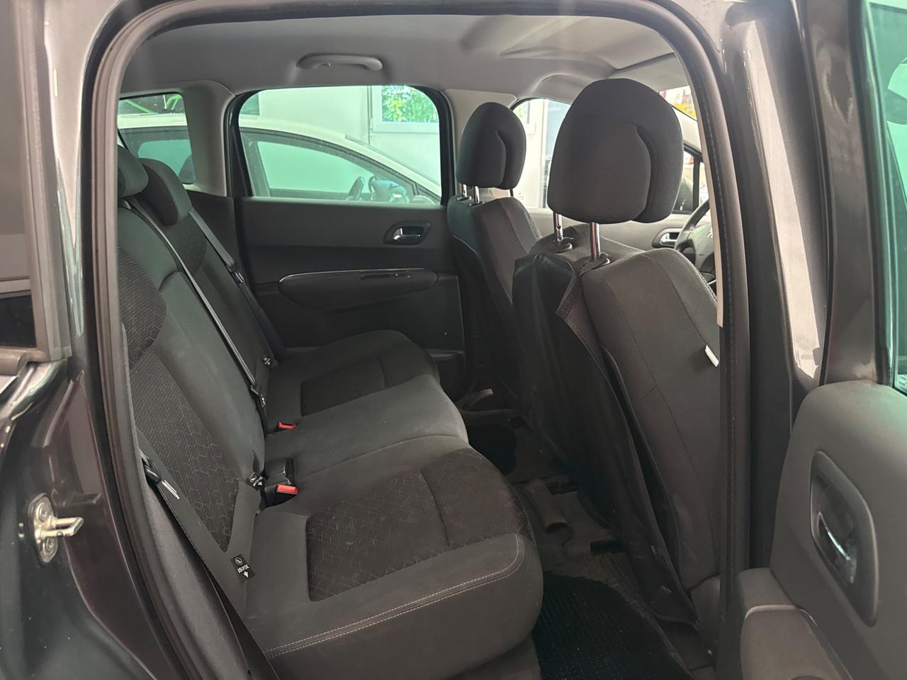 Peugeot 3008 1.5 DIESEL CAMBIO AUTOMATICO