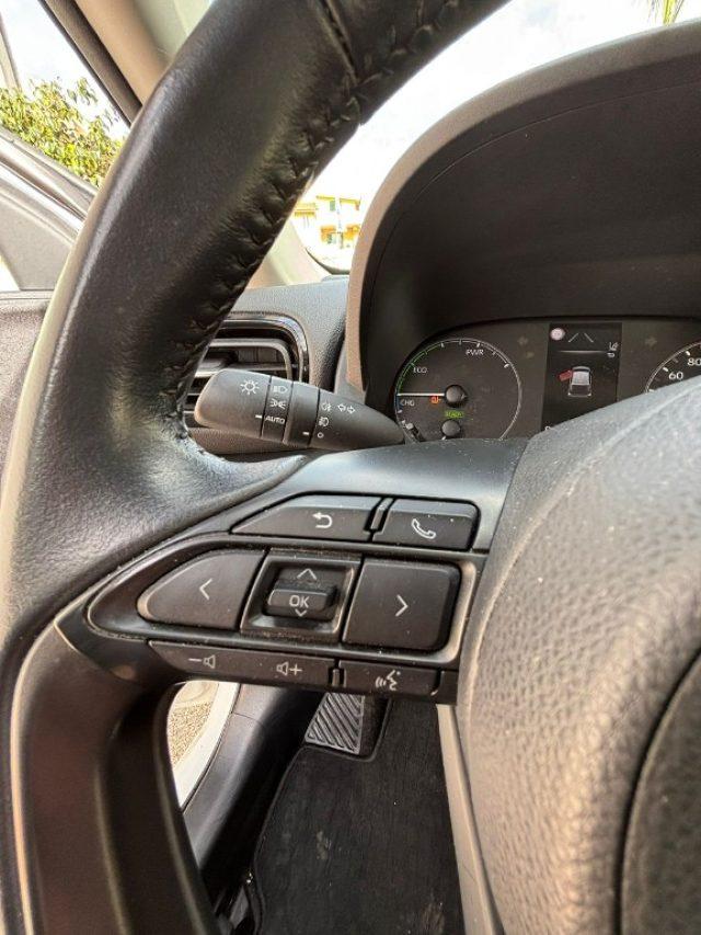 TOYOTA Yaris 1.5 Hybrid 5 porte Business