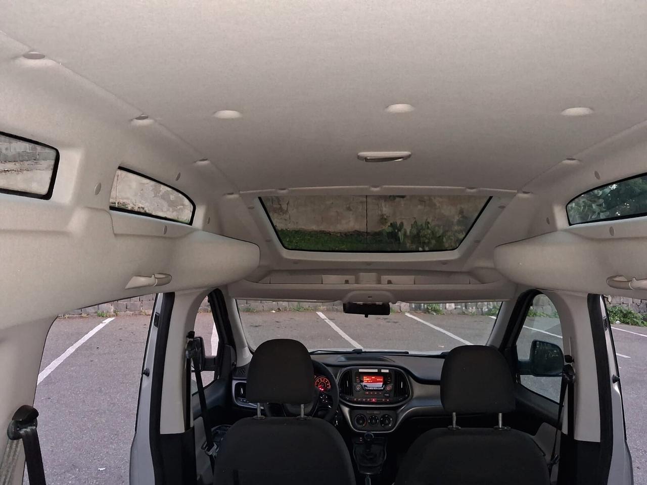 Fiat Doblo Con rampa manuale trasporto disabili in carrozzina