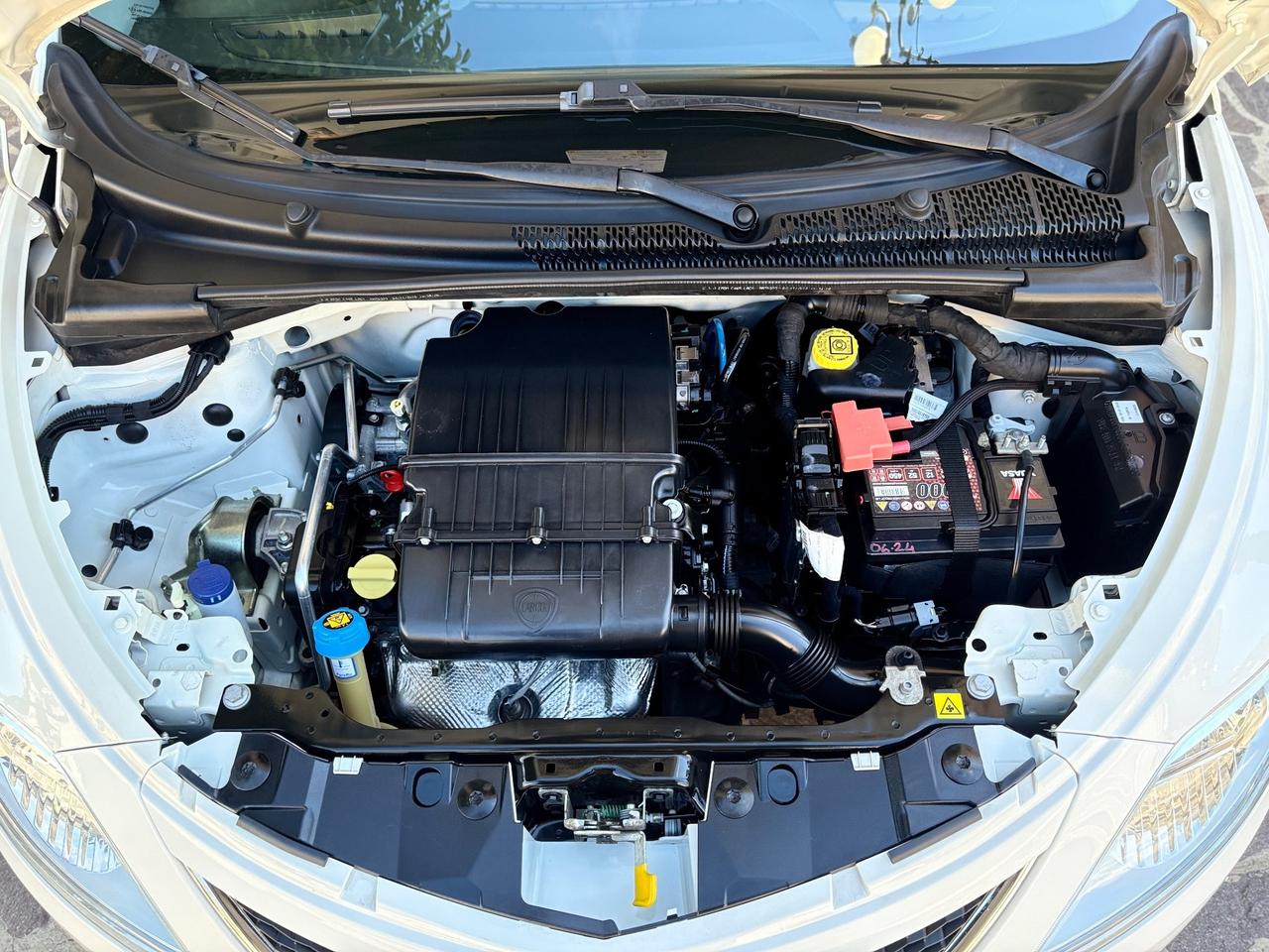 Lancia Ypsilon 1.2 69 CV 5P Gold UCONNECT Blue&Me