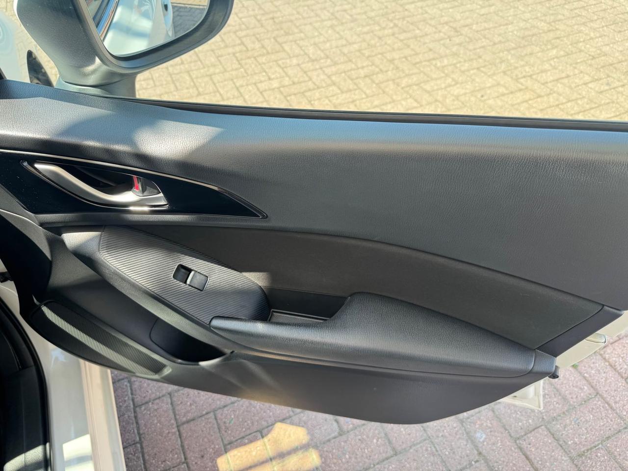 Mazda 3 Evolve 1.5 SkyActiv-G 100 #11621
