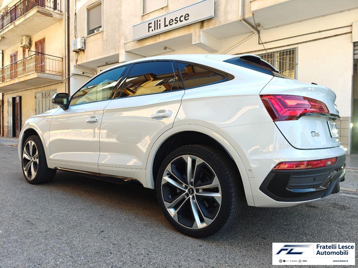 AUDI - Q5 Sportback 40 2.0 tdi mhev 12V S line quattro s tronic (Pronta Consegna !!!)