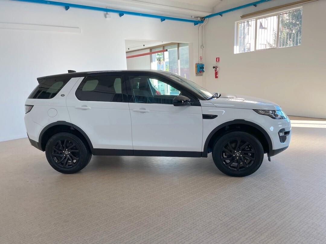 Land Rover Discovery Sport 2.0 TD4 150 CV Black Pack