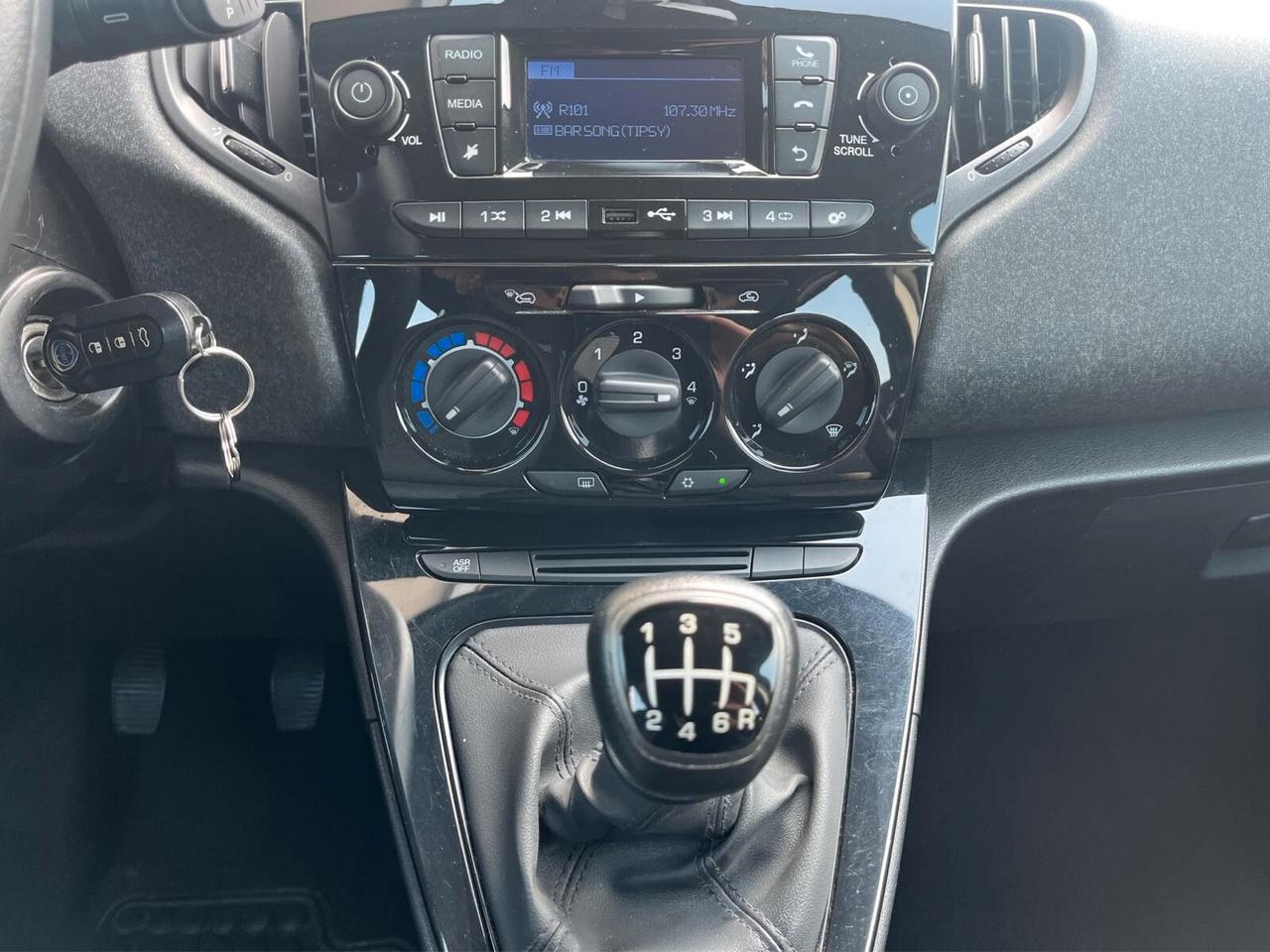 Lancia Ypsilon 1.0 FireFly 5 porte S&S Hybrid Silver Plus