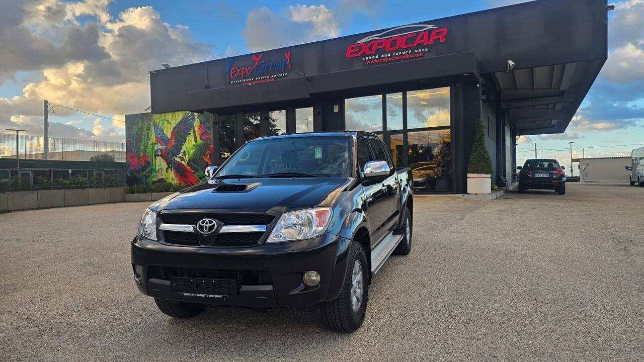 Toyota Hilux 3.0 D-4D 4WD 4p. Double Cab SR
