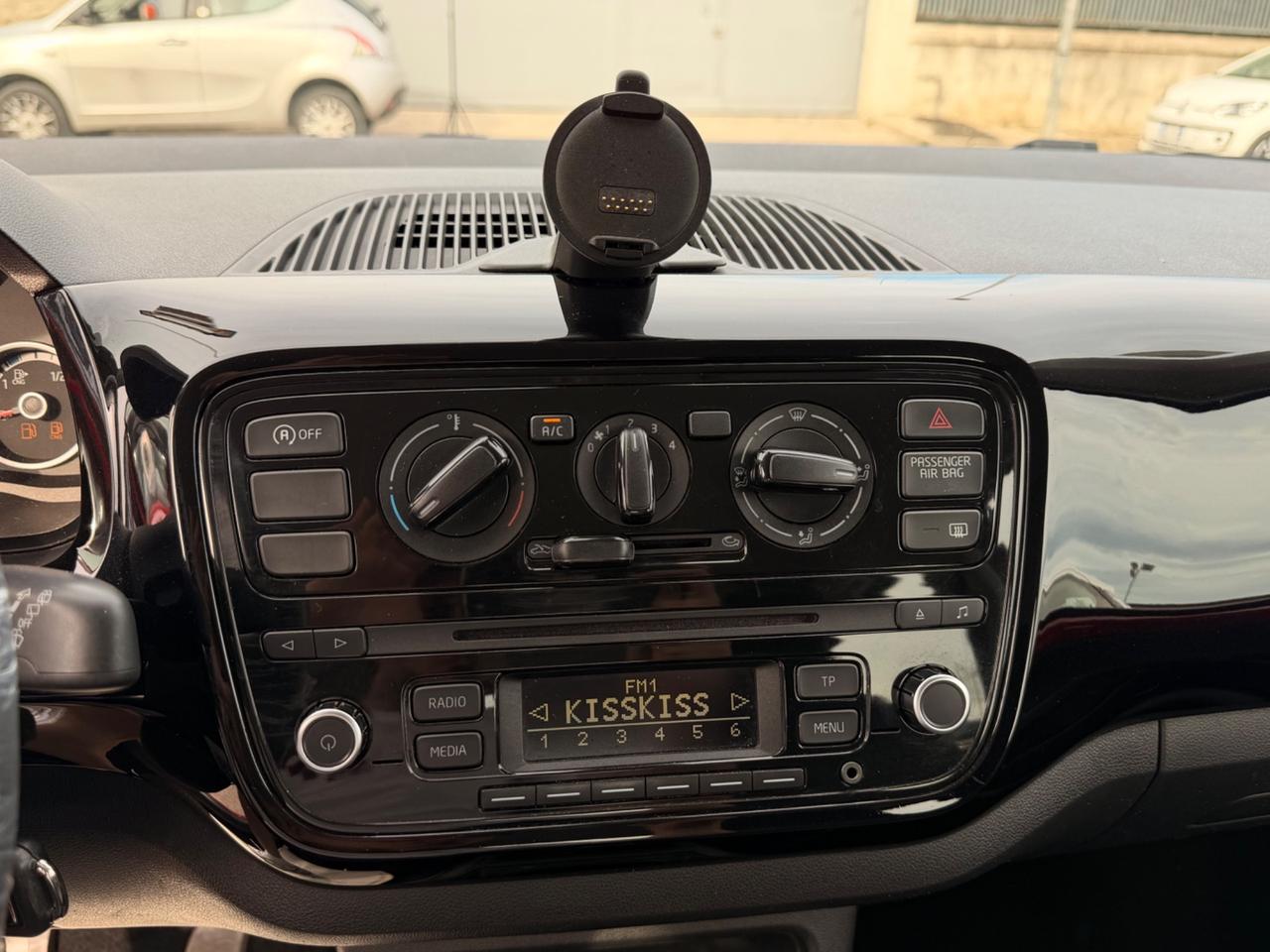 Volkswagen up! 1.0 high-UP METANO DI SERIE