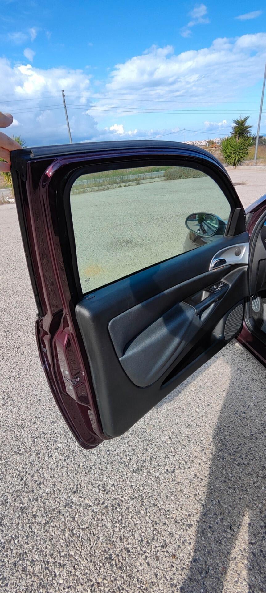 Lancia Ypsilon 1.3 MJT 75 CV Versus