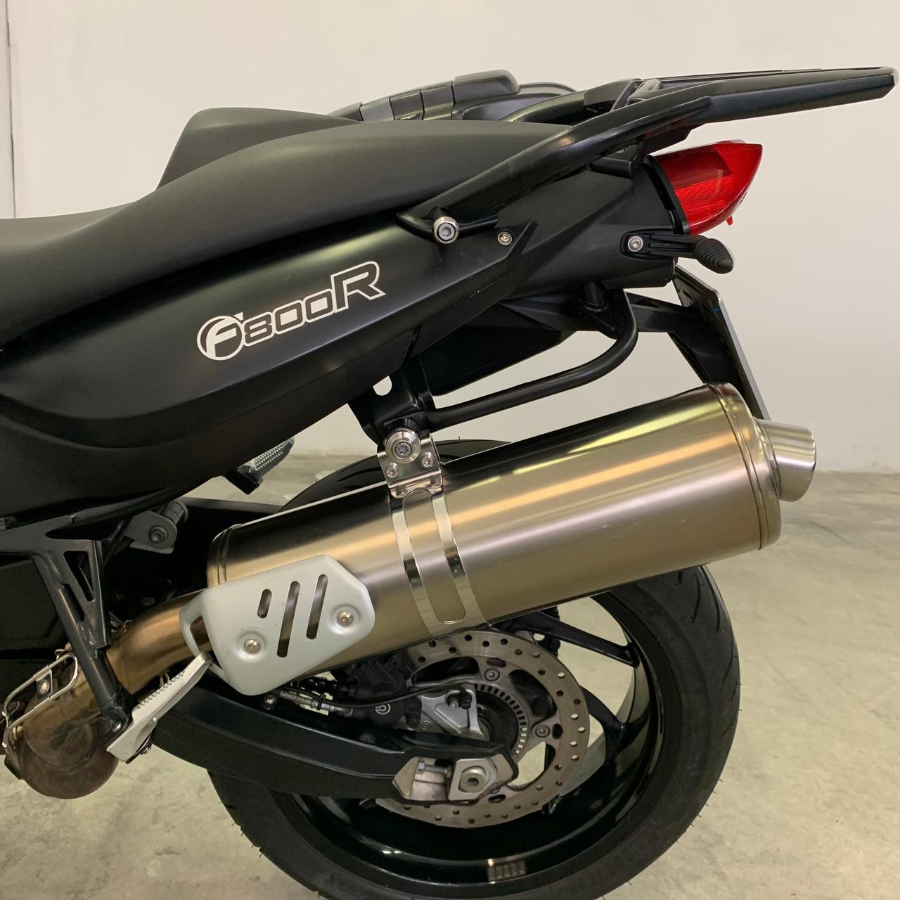 Bmw F 800 R - Borse laterali Manopole riscaldate Doppio cupolino etc