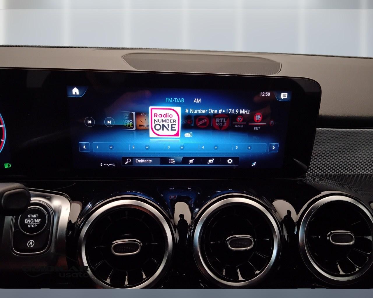 Mercedes-Benz GLB - X247 2019 - GLB 180 d Business Extra auto