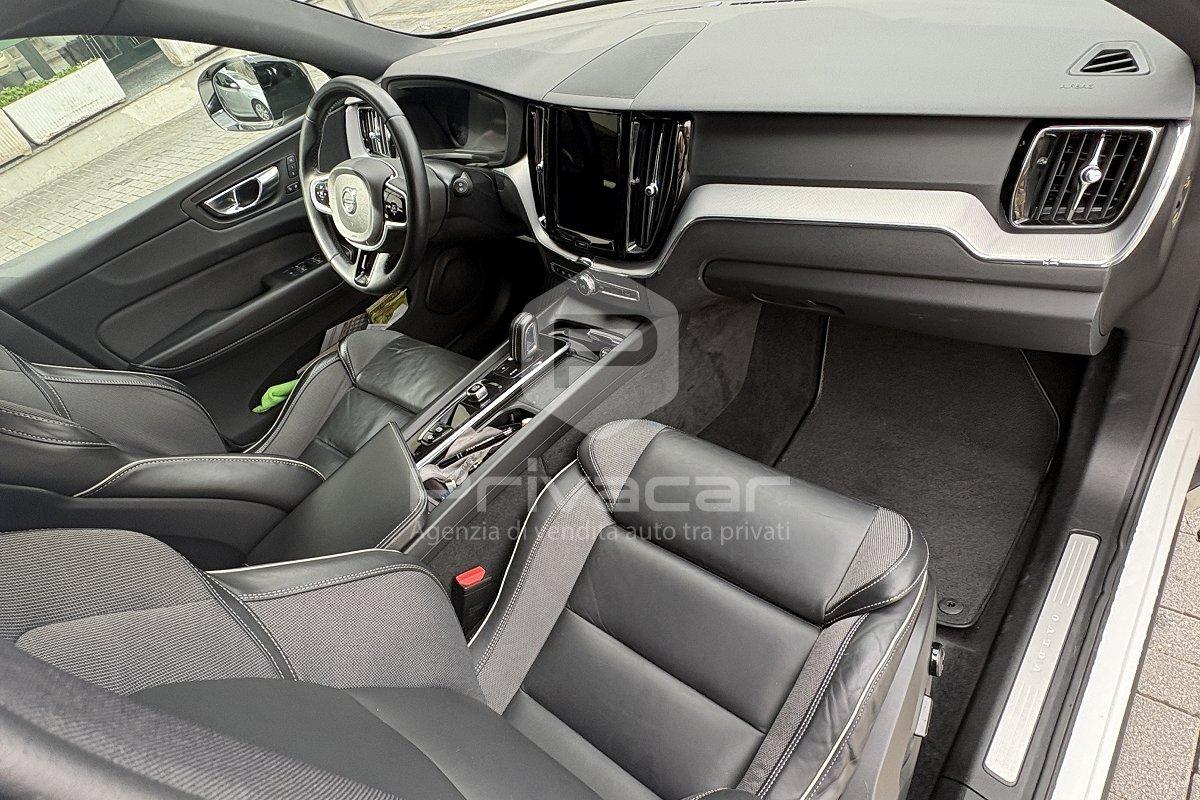 VOLVO XC60 B4 (d) Geartronic R-design
