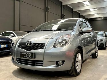 TOYOTA Yaris 1.3 5 porte Sol