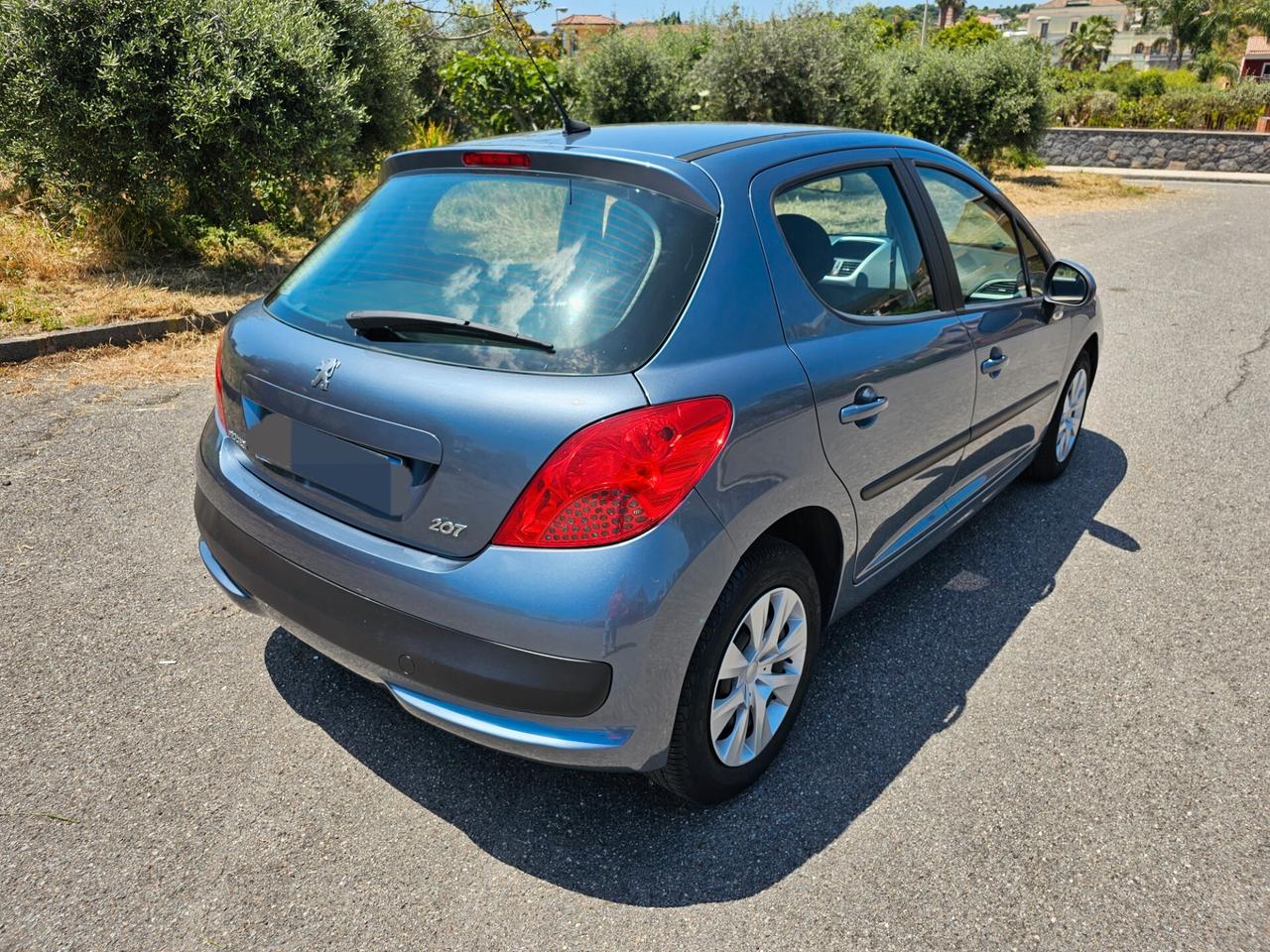 Peugeot 207 1.4 8V 75CV 5p. ONE Line
