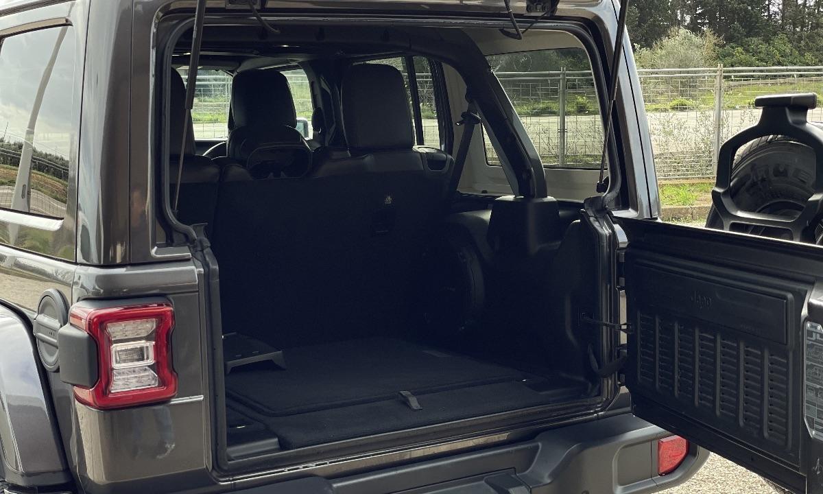 JEEP Wrangler Unlimited 2.2 Mjt II Sahara