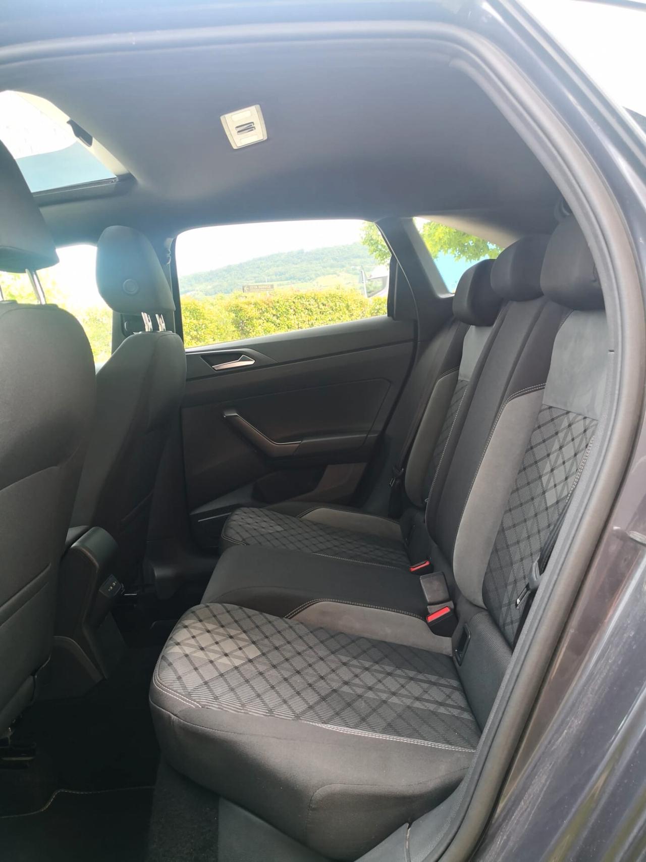 Volkswagen Taigo 1.0 TSI 110 CV R-Line ***TETTO***LED***CAR PLAY***
