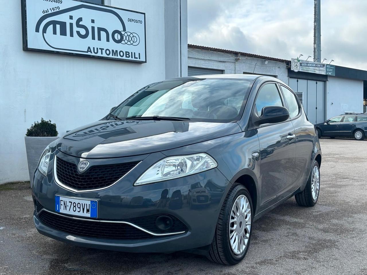 Lancia Ypsilon 1.2 69 CV 5 porte Gold